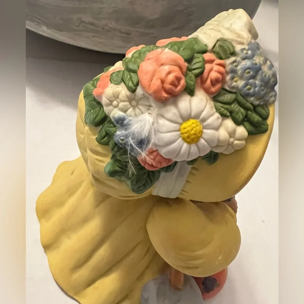 VTG Chapeau Noelle By Lucy Rigg “Alison” Bear Easter Egg Porcelain Figurine #755